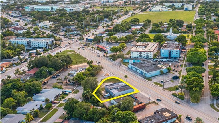 Commercial Property for Sale in FL Florida 33181